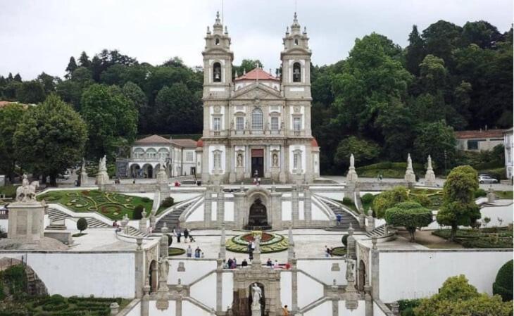 Lado esquerdo Braga Exterior foto